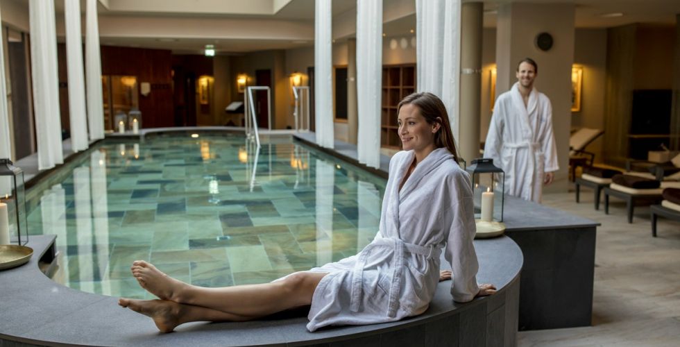 Kiedy hotelowy basen kryty staje się realnym planem na urlop nad Bałtykiem